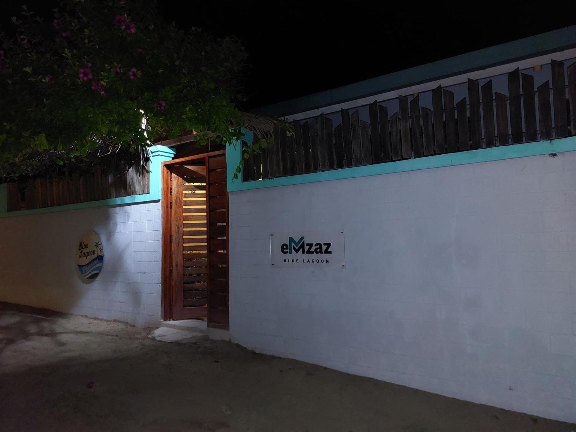 Emzaz Blue Lagoon Ugoofaaru Kültér fotó